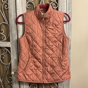 EUC Old Navy rose colored quilted vest, size small
